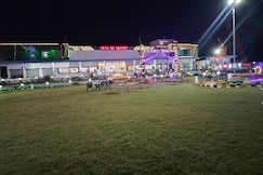 Skyline Resort ishwari Badarwas 473885, Guna