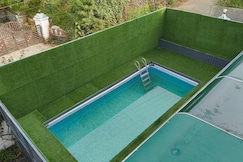 Bougainvillea Homestay 4BHK with Swimming Pool, Munnar