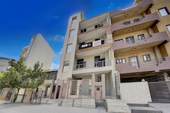 Hotel O N Nature Green, Noida