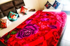 The Clock Tower Rooms & Cafe, Rishikesh