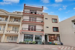 Super Collection O Vaishno Devi Temple Formerly Hotel The Leaf, Katra