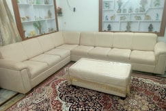 F1 - Deluxe Furnished 2BHK Service Apartment, Hyderabad