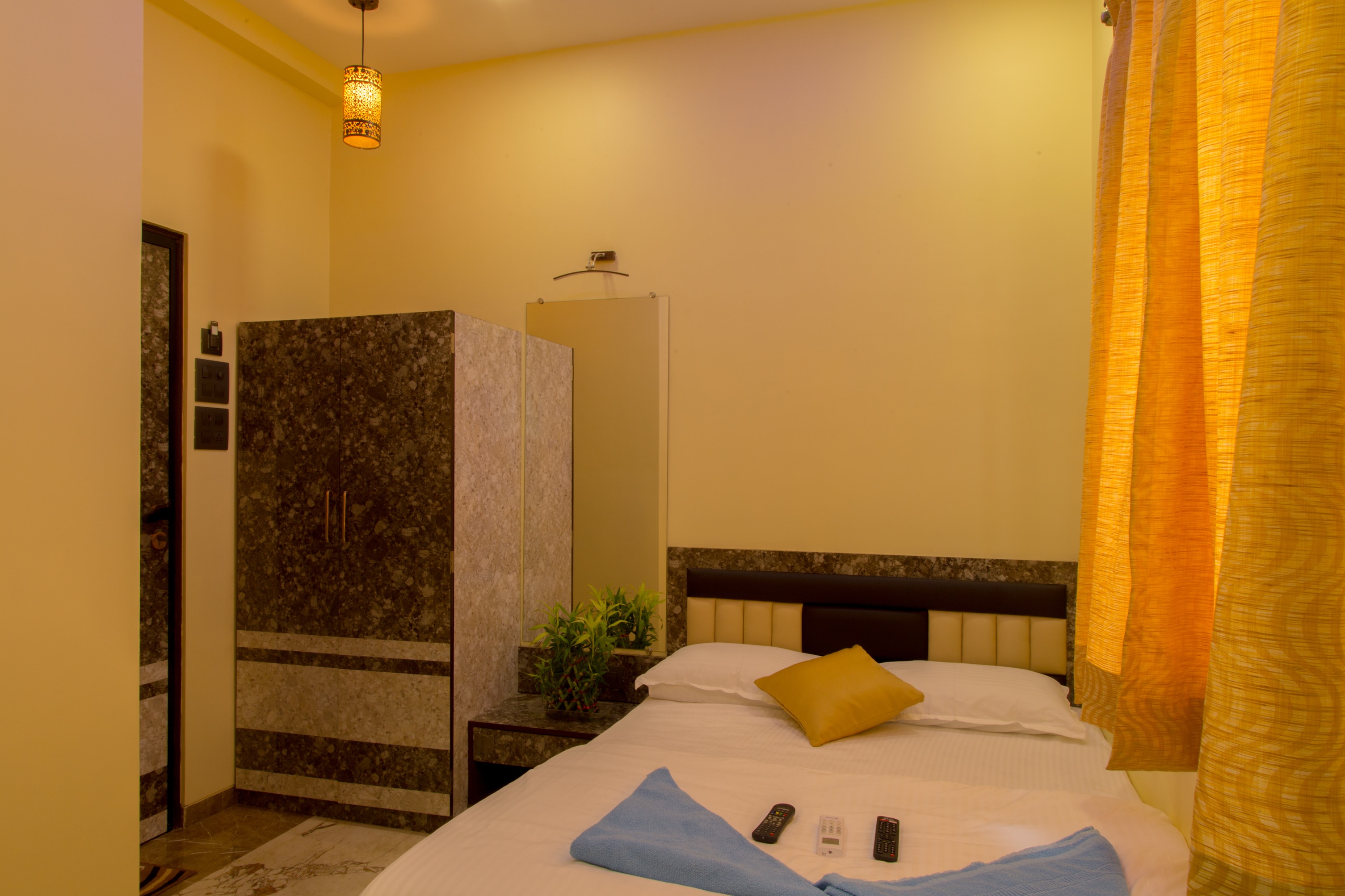 Deluxe room with Attached bathroom 1