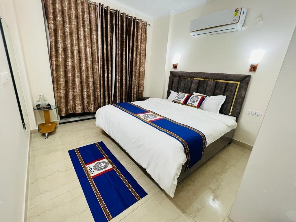 Stunning flat available for your stay - Tap to explore photos