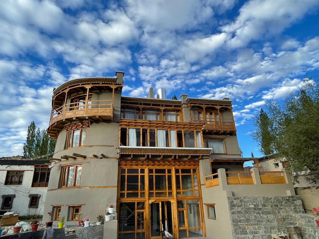 Dakpa House - Tap to explore photos