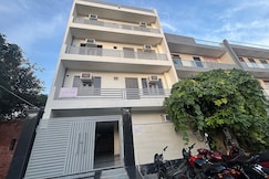 Hotel O Jagdamba Homestay Hotel & Guest House, Greater Noida