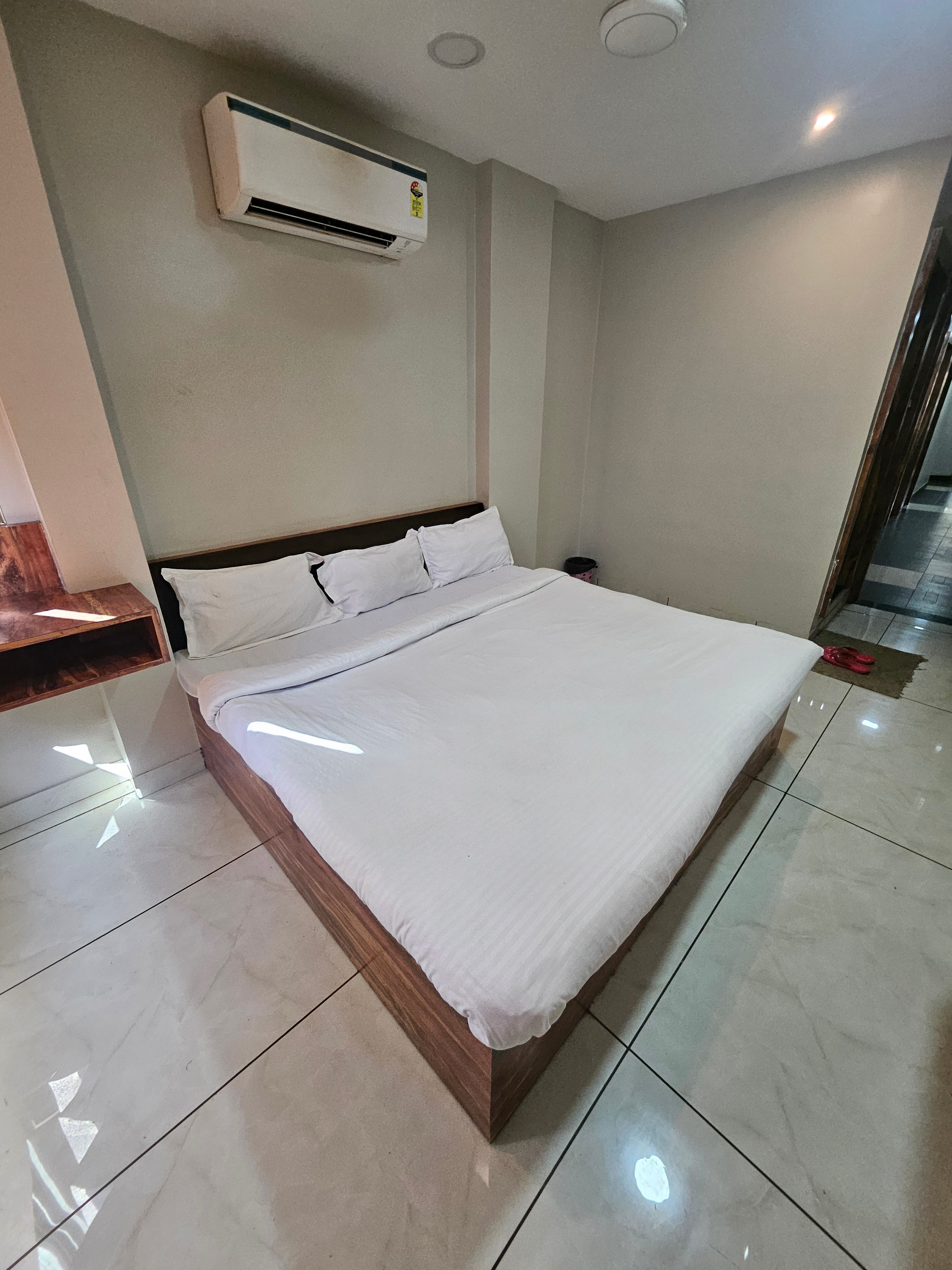 Hotel Amrit Palace - Tap to explore photos