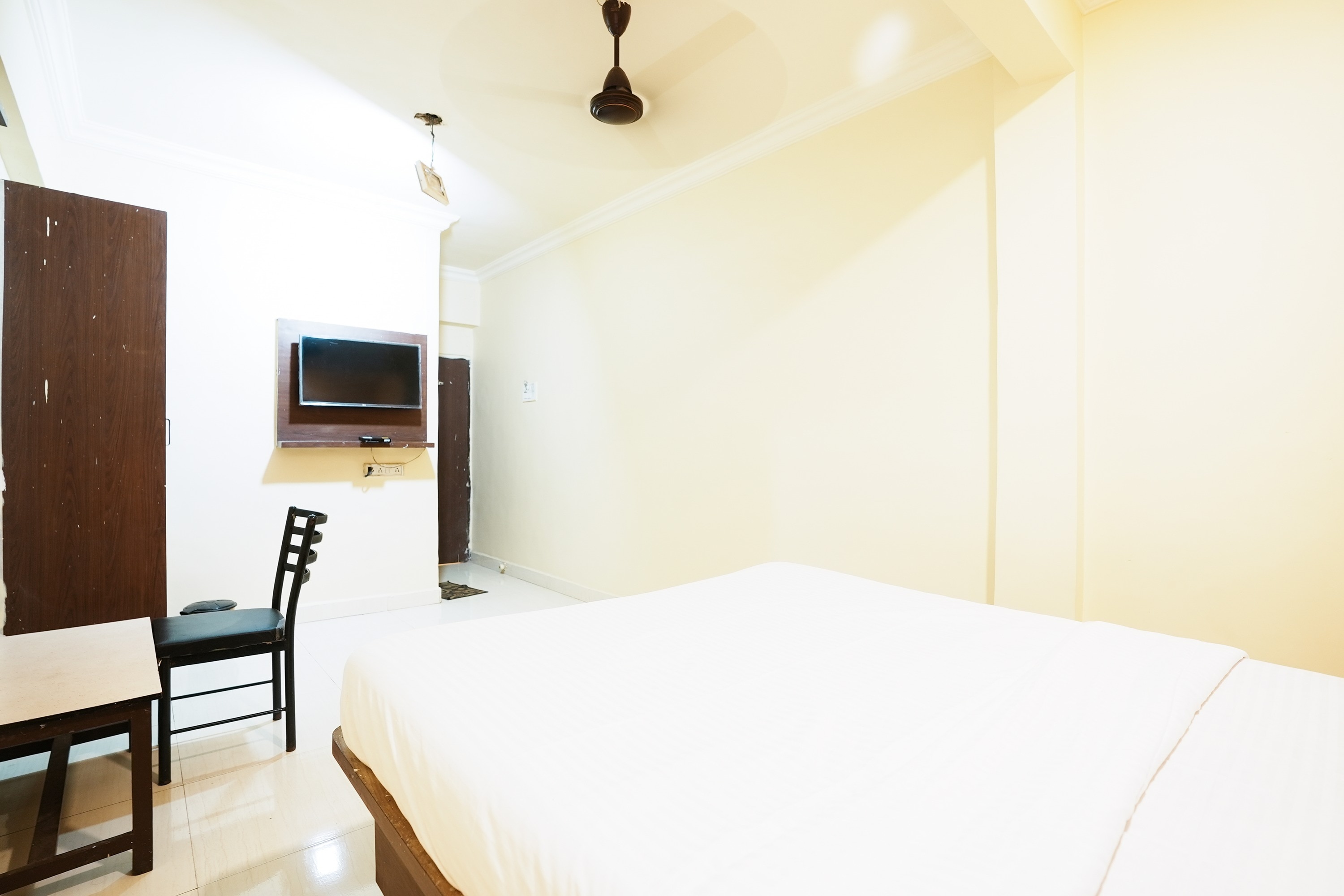 Hotel Della Comfort near Ambreshwar Shiv Mandir, Ambernath - Tap to explore photos