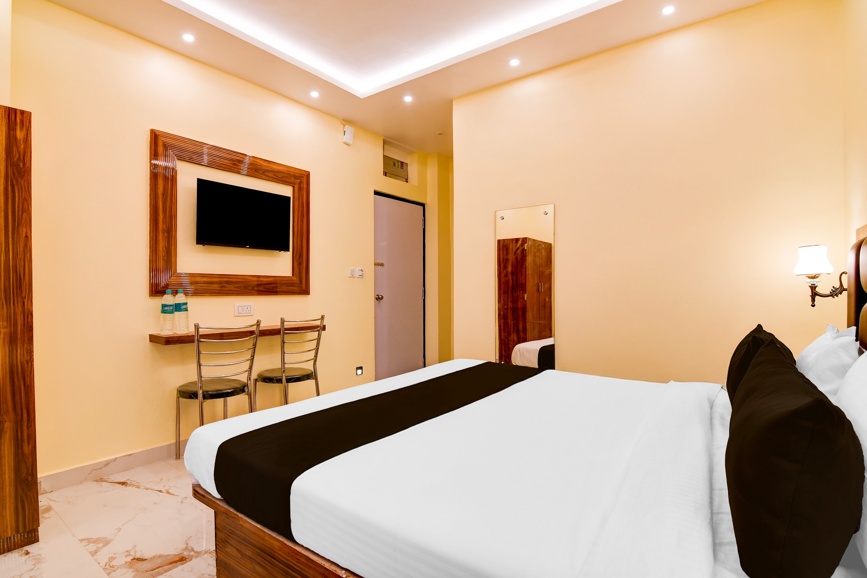 Super Townhouse Puri Sea Beach Formerly Shri Jagannath Homestay - Tap to explore photos