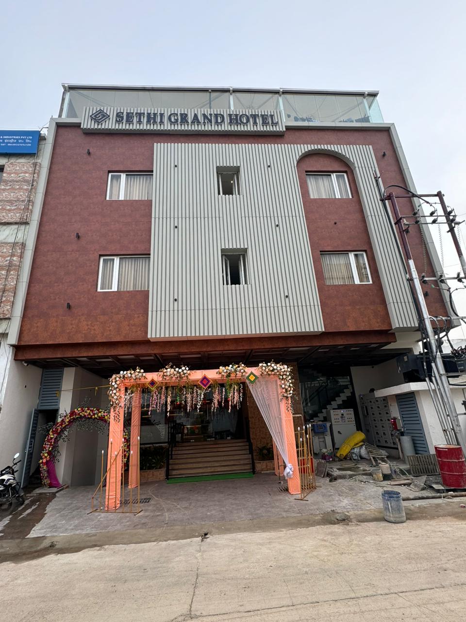 Sethi Grand Hotel - Tap to explore photos
