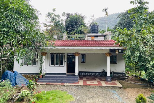 Brooks Valley homestay Mankulam.