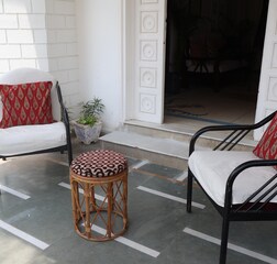 Library lounge, courtyard and dining hall