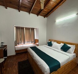 Deluxe Room With Hill View