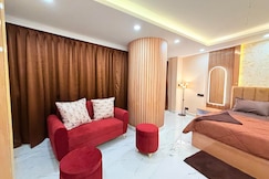 Luxury Suite In Heart of Noida By Sucasa Stays, Greater Noida