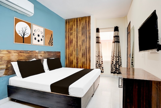 Hotel O Super Silverkey Galleria Market