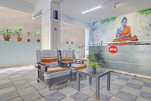 OYO 701985 AMRUTHA SPACES