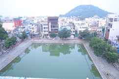 PNR COVENTION HALL AND RESIDENCY, Nellore