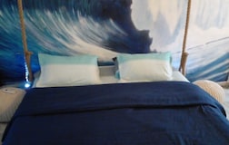 PARADISE BEACH- king-swing bedroom with ocean theme