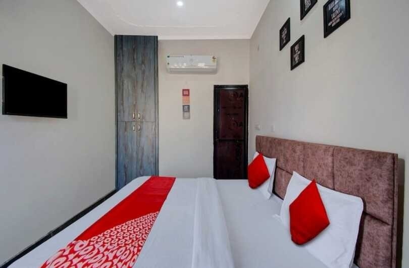 Hotel Kanha - Tap to explore photos