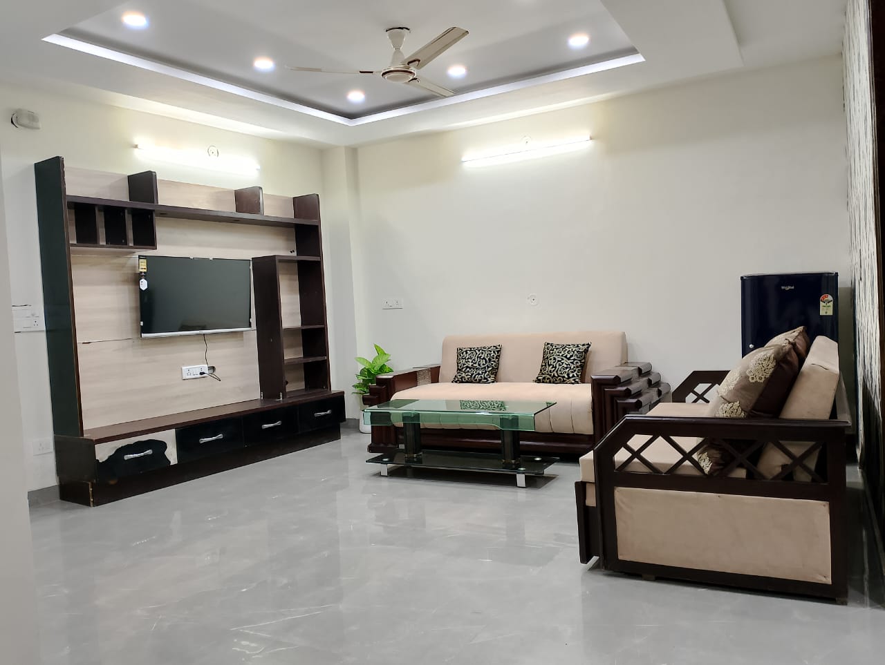Homlee |Vintage 2BHK Terrace Flat nr Pragati Maidan - Tap to explore photos