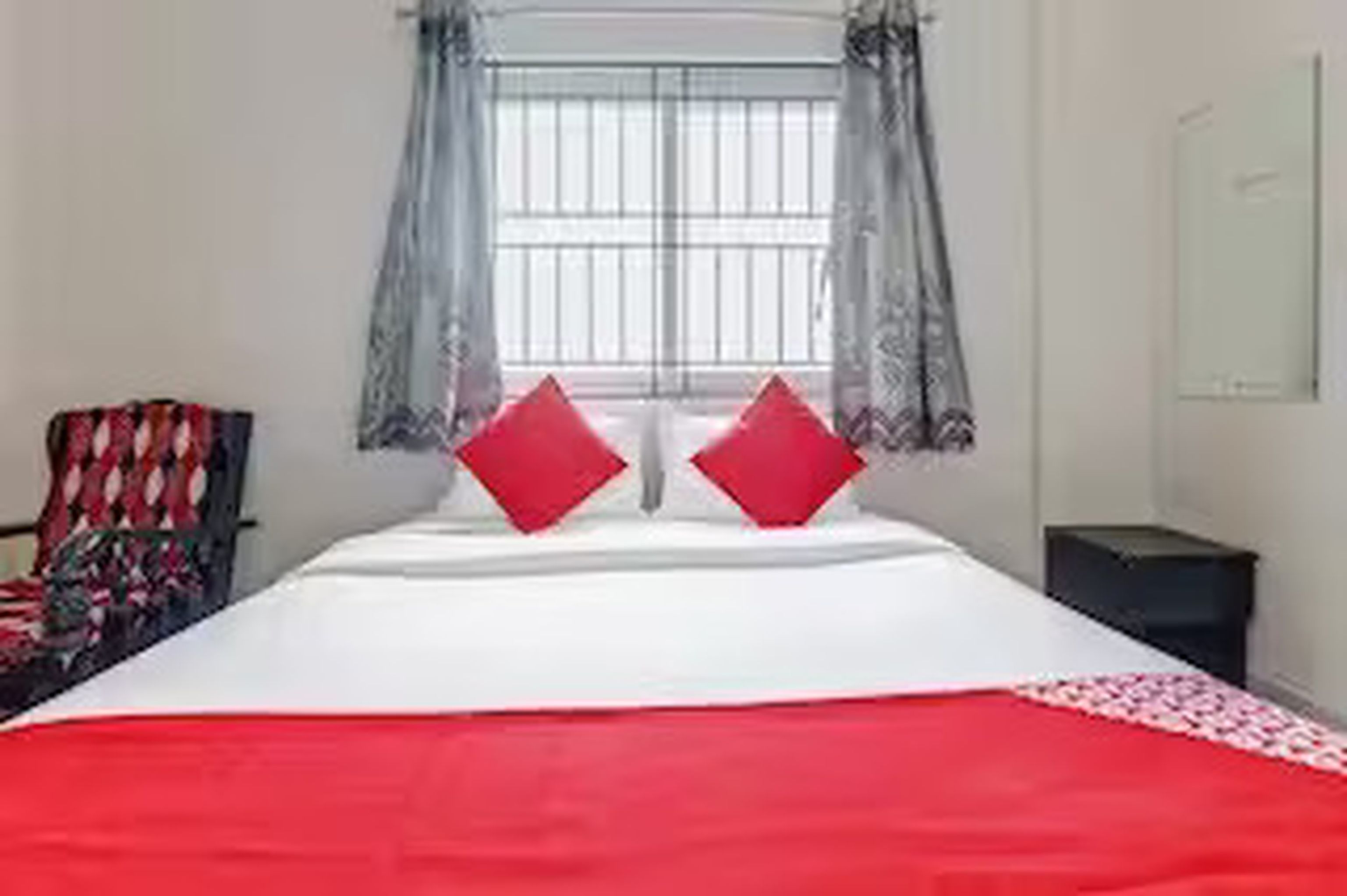 Hotel O JJ Home Stay - Tap to explore photos