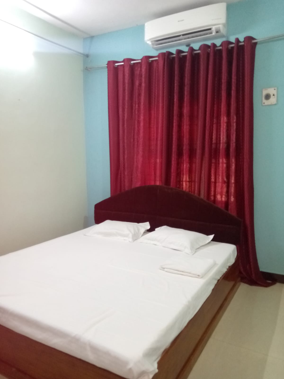 Spacee craft guest House - Tap to explore photos