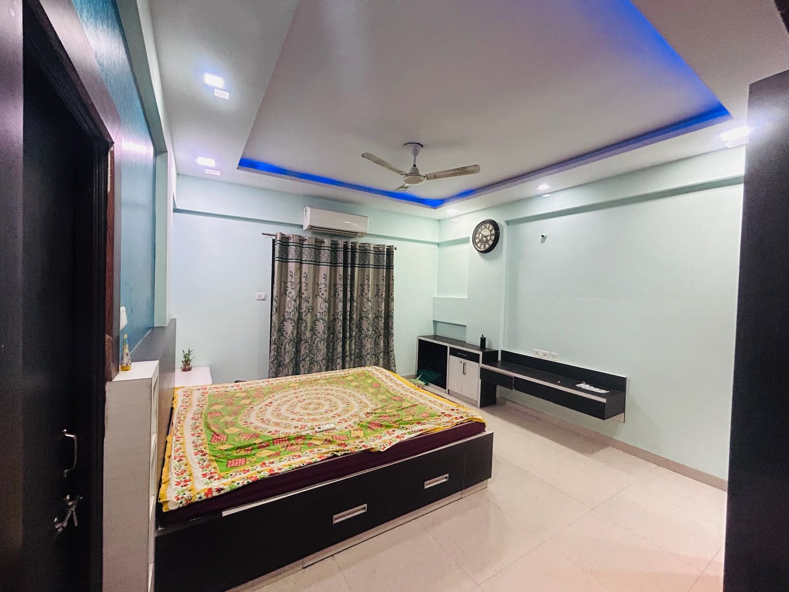 Premium 3 BHK FLAT Airport Road - Tap to explore photos