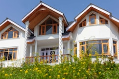 Snow @ Buhayra Lakefront by VEO - Part of StayVista, Srinagar