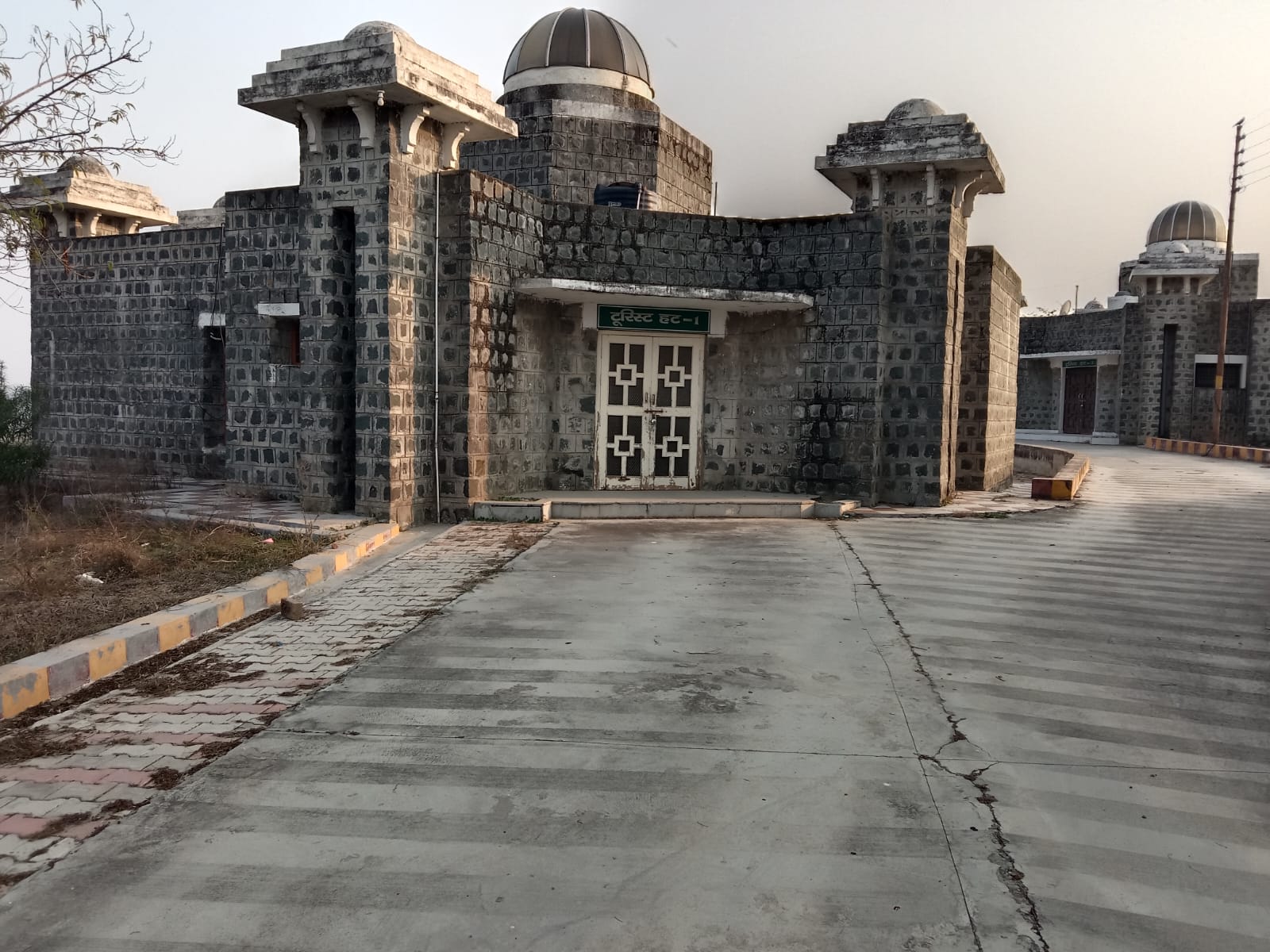 Rahi Sumer Singh Qila Etawah - Tap to explore photos