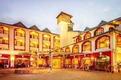 Hotel The Grand Raj, Kangra