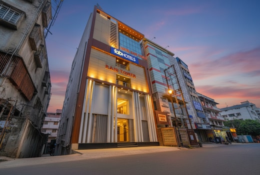 FabHotel Rani Tower - Chinar Park