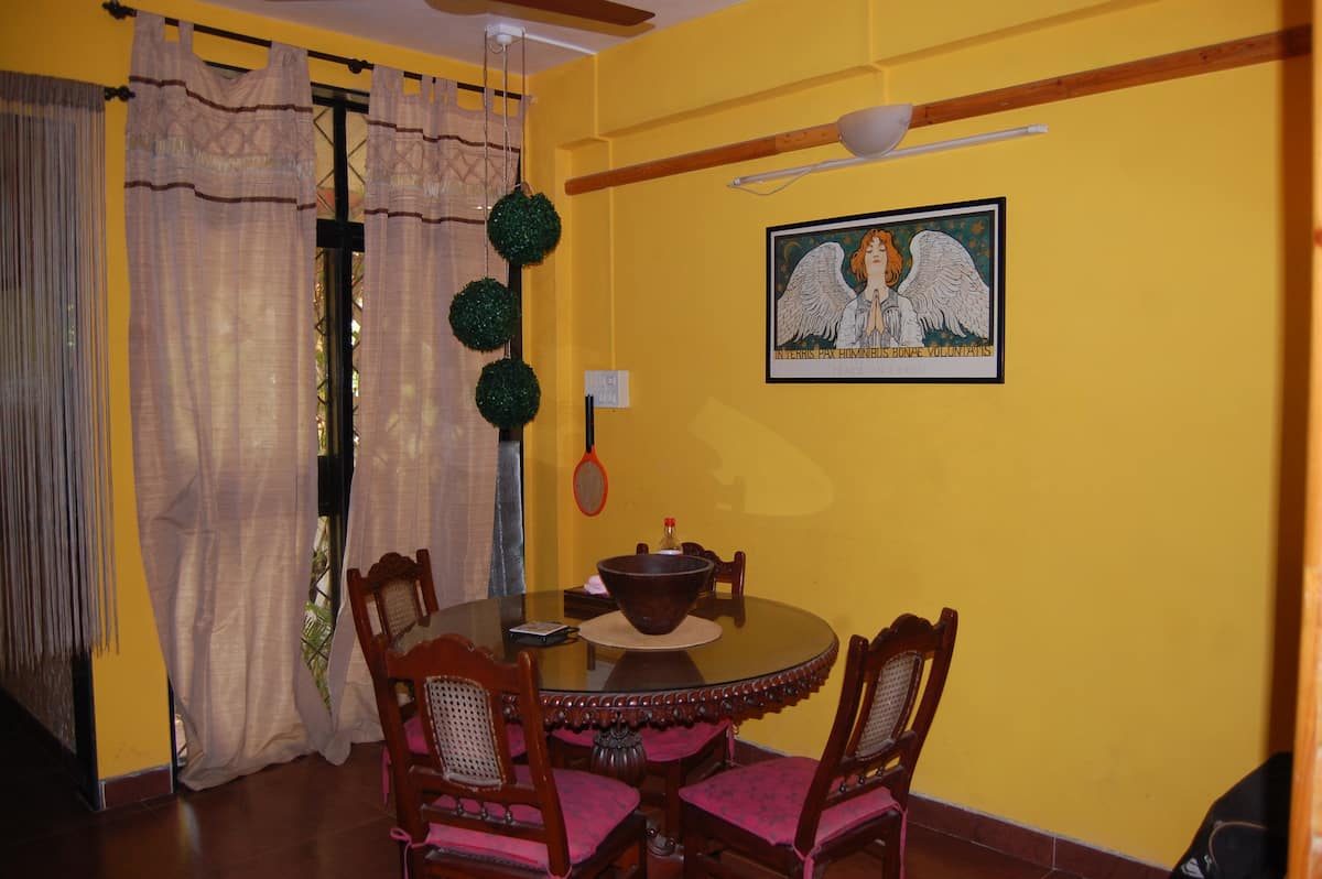 Lovely 2 bedroom 3 bath house with large balcony - Tap to explore photos
