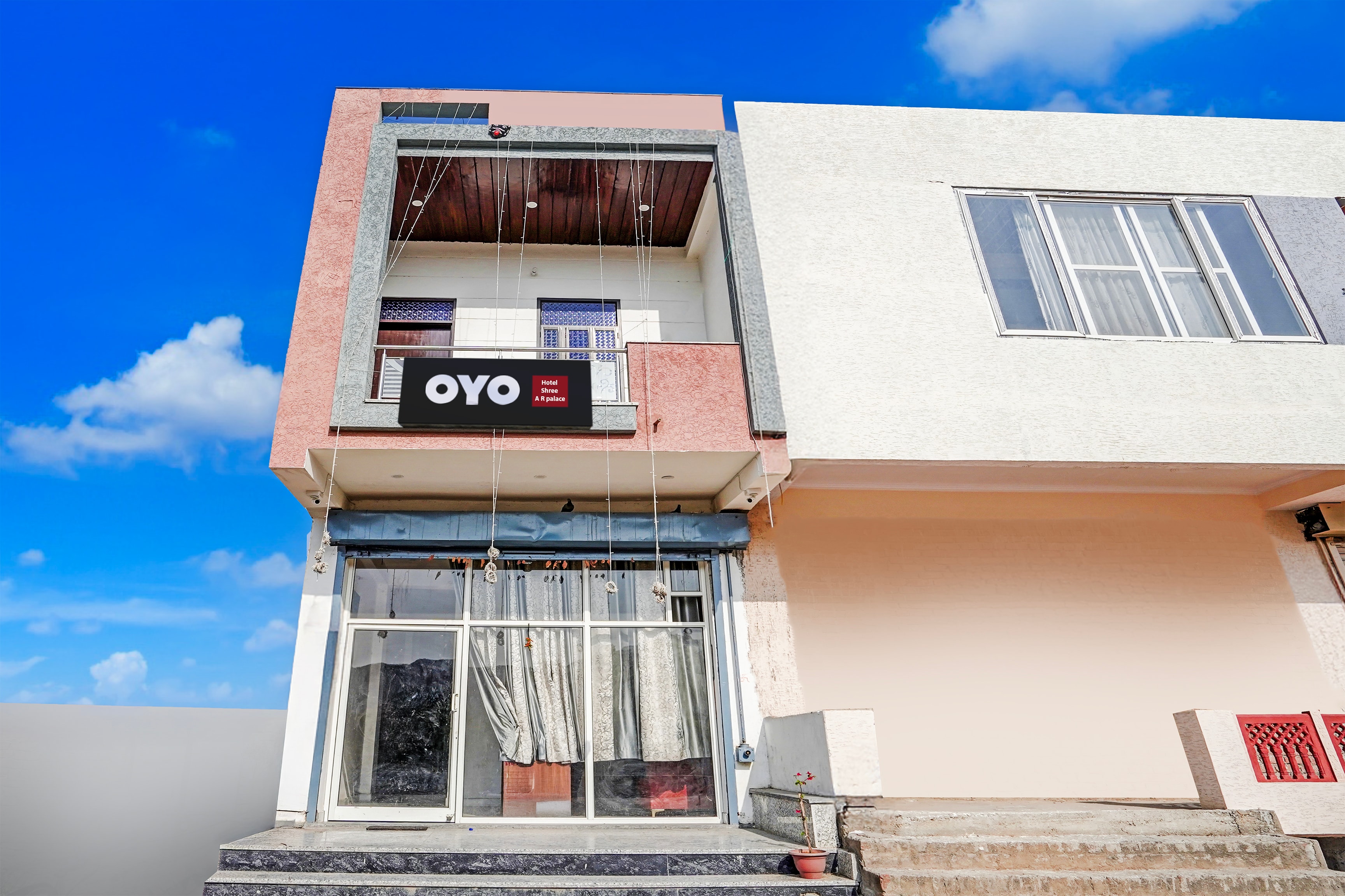 Hotel O Shree A R Palace - Tap to explore photos