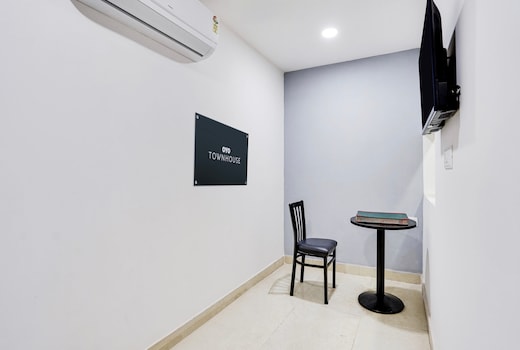 Super Townhouse Morden Town