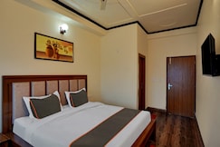 Collection O Trihans Mantion Hotel, Greater Noida