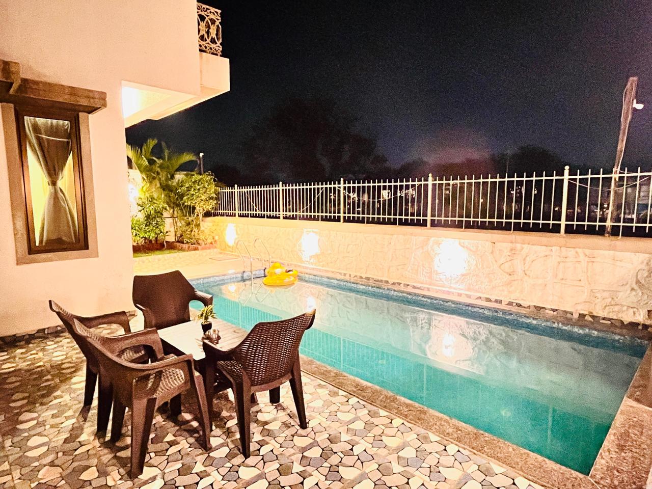 Mulberry 4 BHK with Pvt ClubHouse - Tap to explore photos