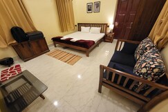 Quaint home with a garden Sriniketan Kuthi, Shantiniketan