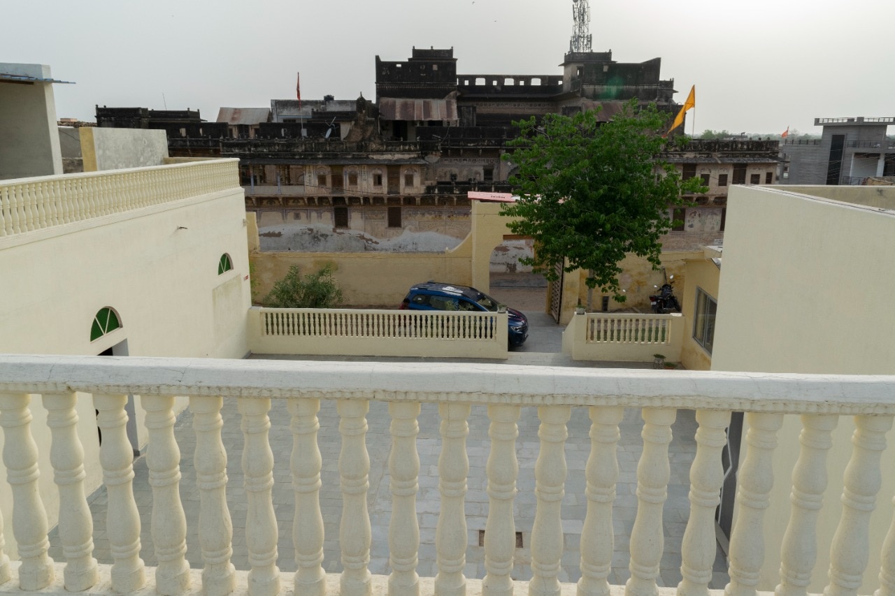 Hotel Mandawa Inn - Tap to explore photos