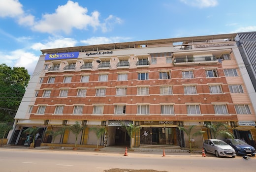 FabExpress Phoenix Resorts