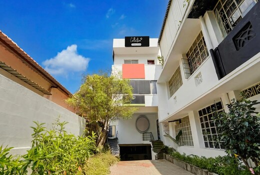 Collection O Race Course Road Formerly Annamalai Residency