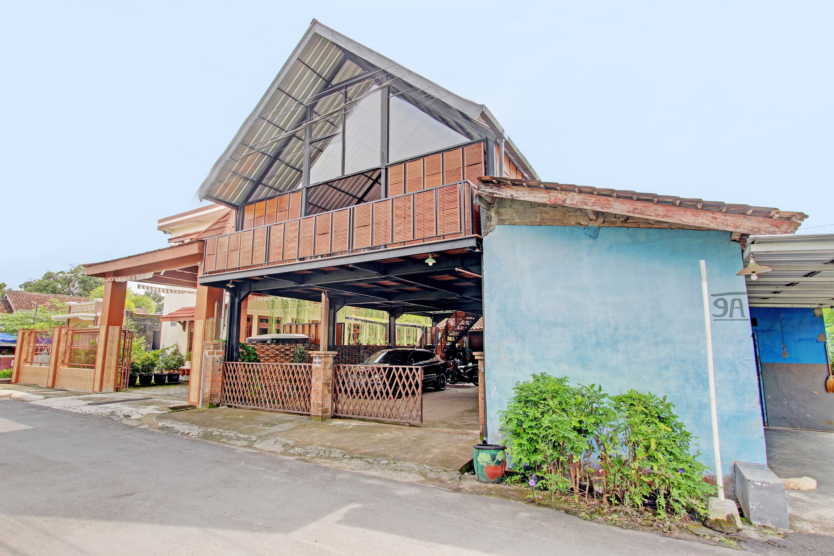 Hotel O Nayo Homestay Syariah - Tap to explore photos