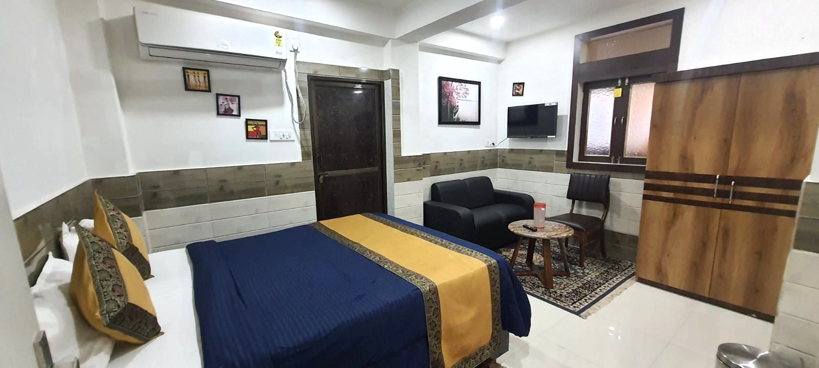 HOTEL GATEWAY OF KASHI - Tap to explore photos