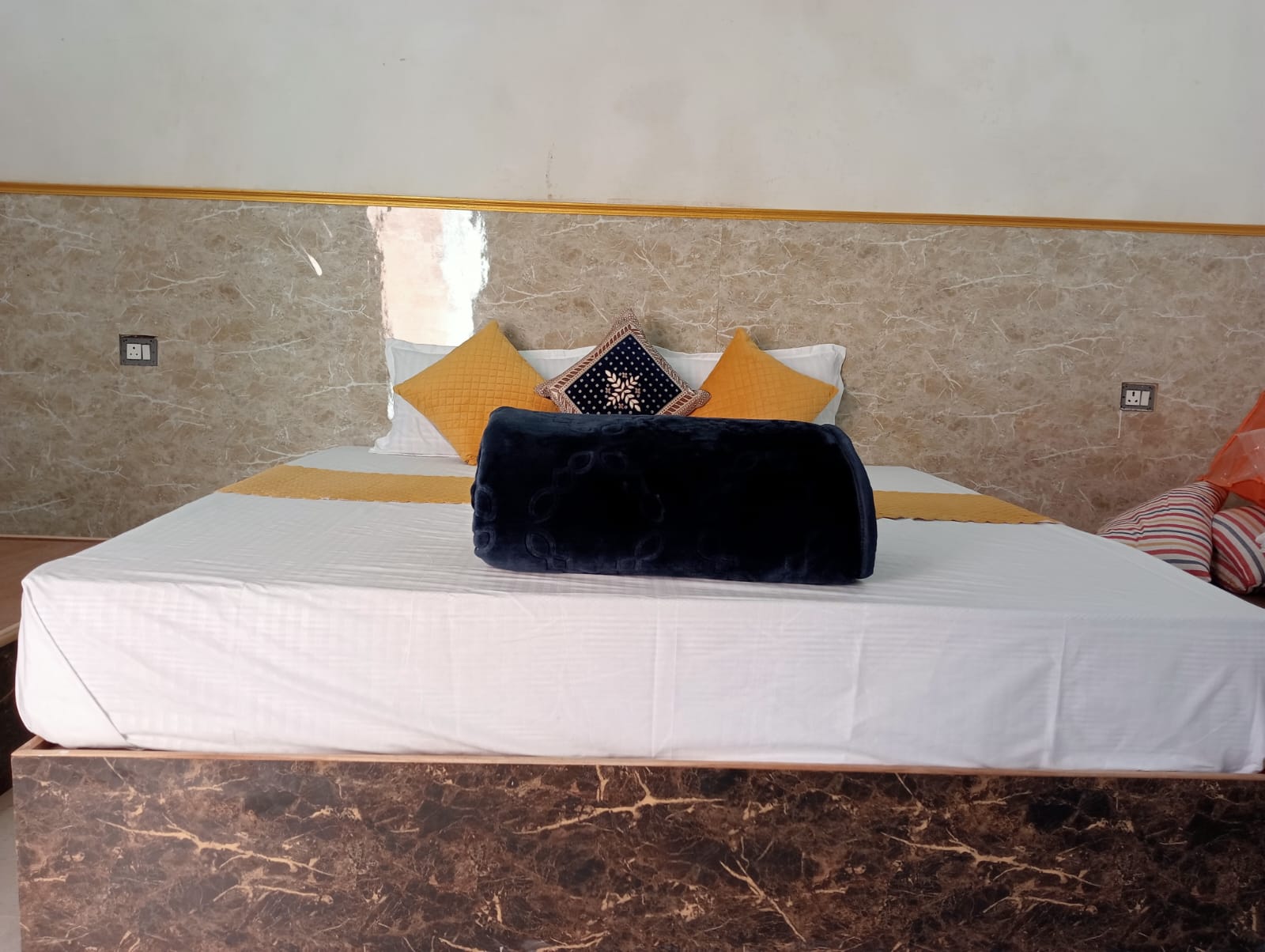 Rameshwaram guest house - Tap to explore photos