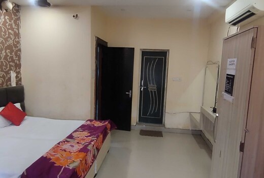 HOTEL O SHANKAR PALACE