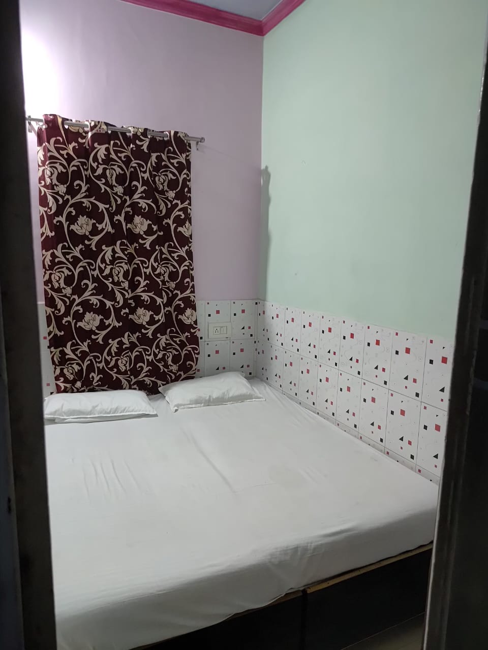 Hotel Bageshwar Plaza - Tap to explore photos