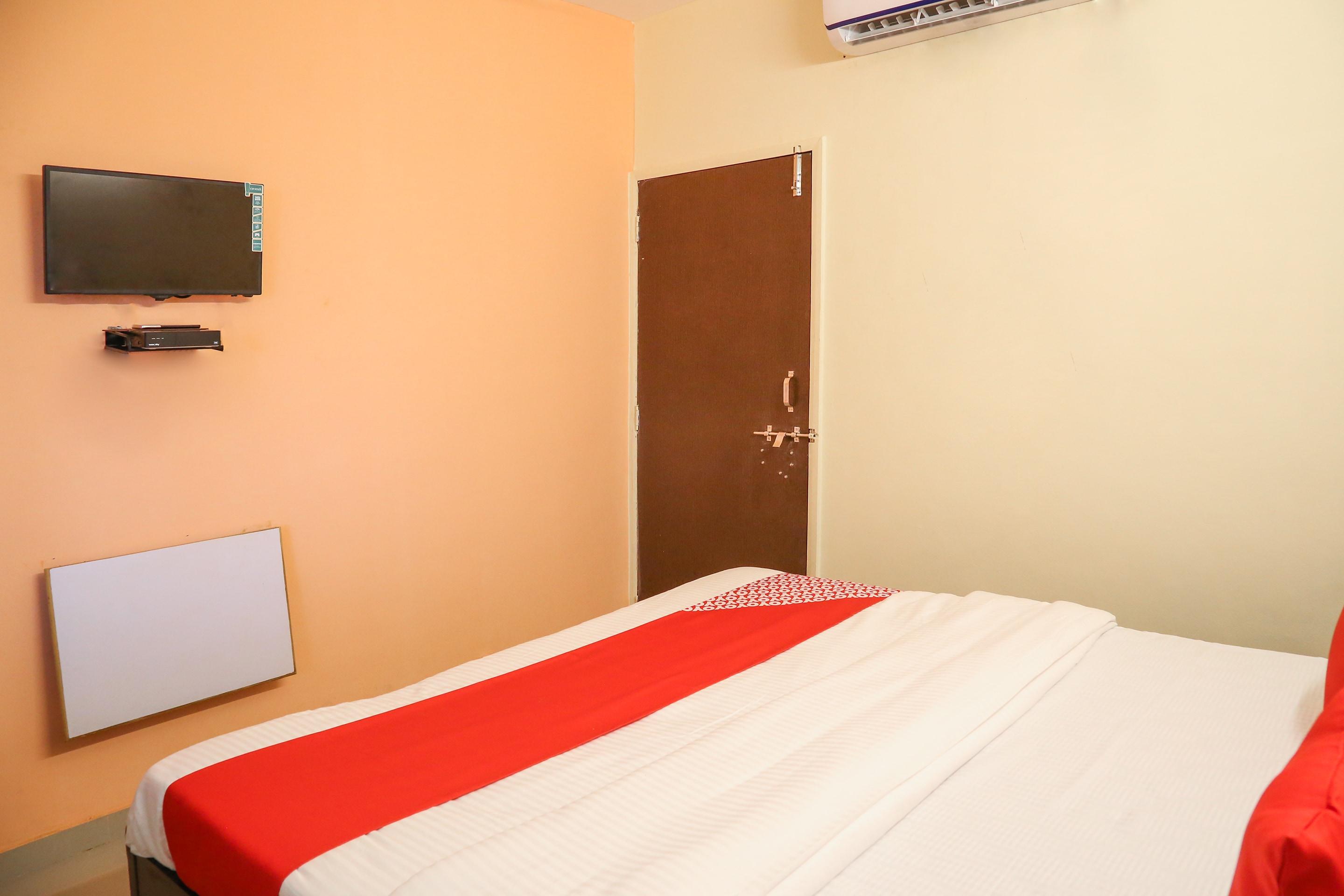 Super Hotel O Ema Happy Stay - Tap to explore photos