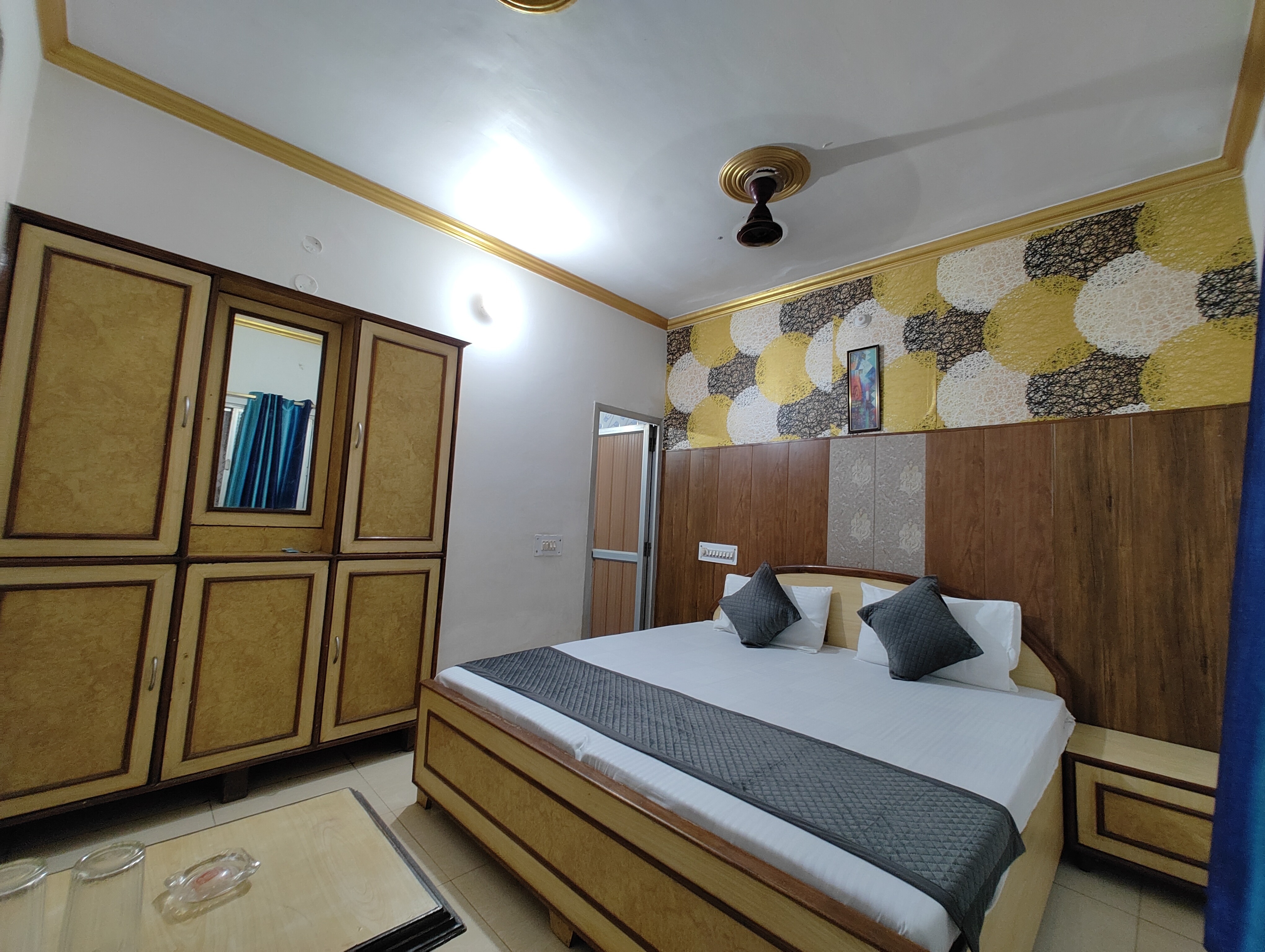 Hotel Swarajya palace - Tap to explore photos