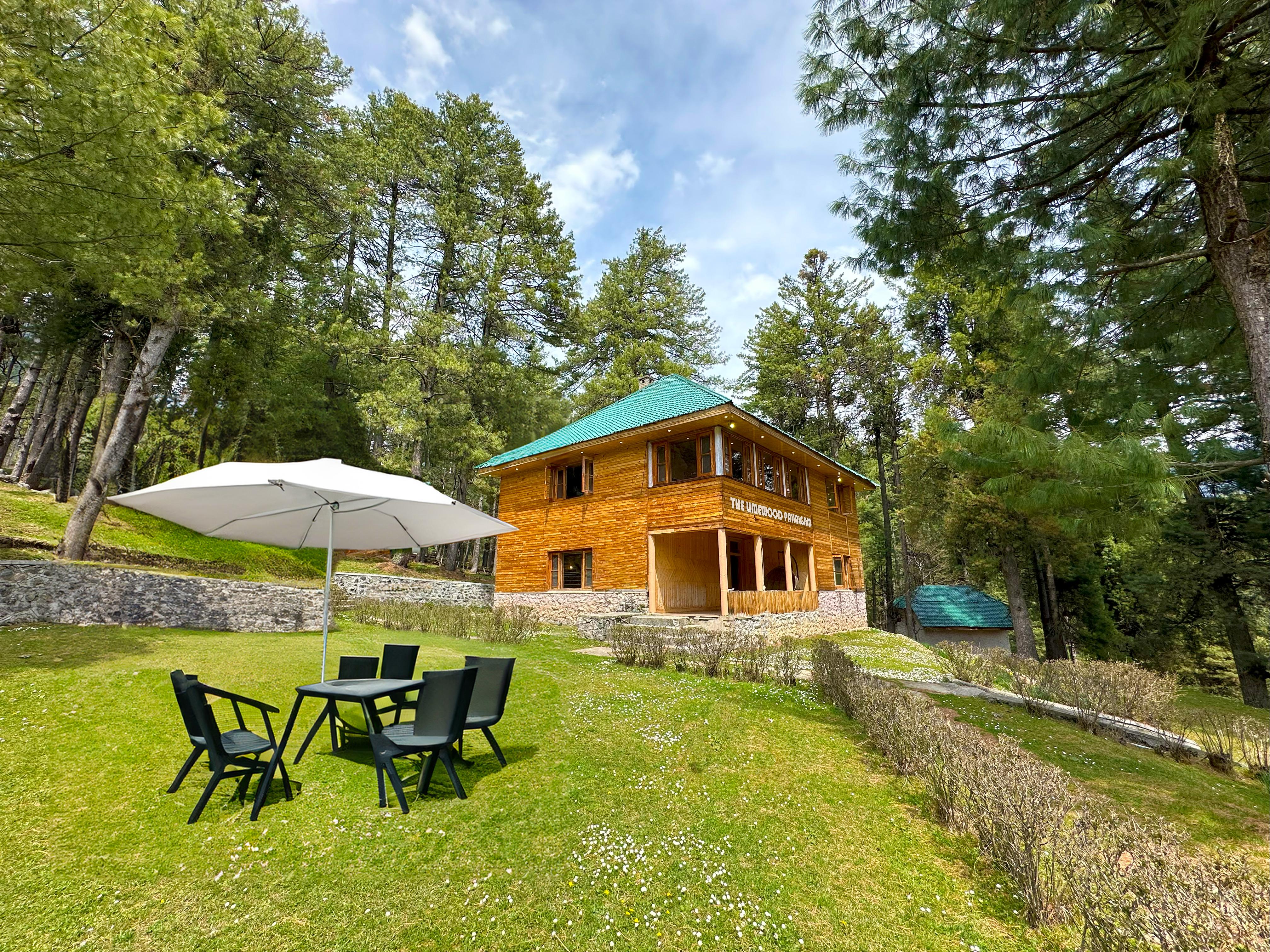 Highland Park Pahalgam By The Limewood - Tap to explore photos