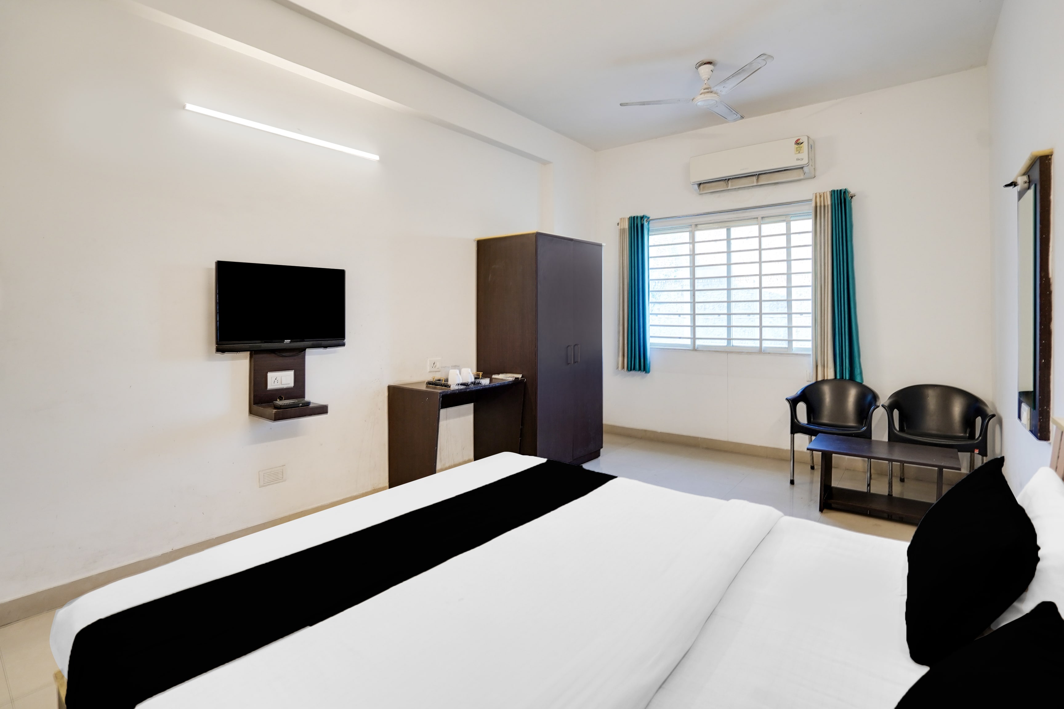 Hotel O Danish Nagar Hosangabad Rd - Tap to explore photos