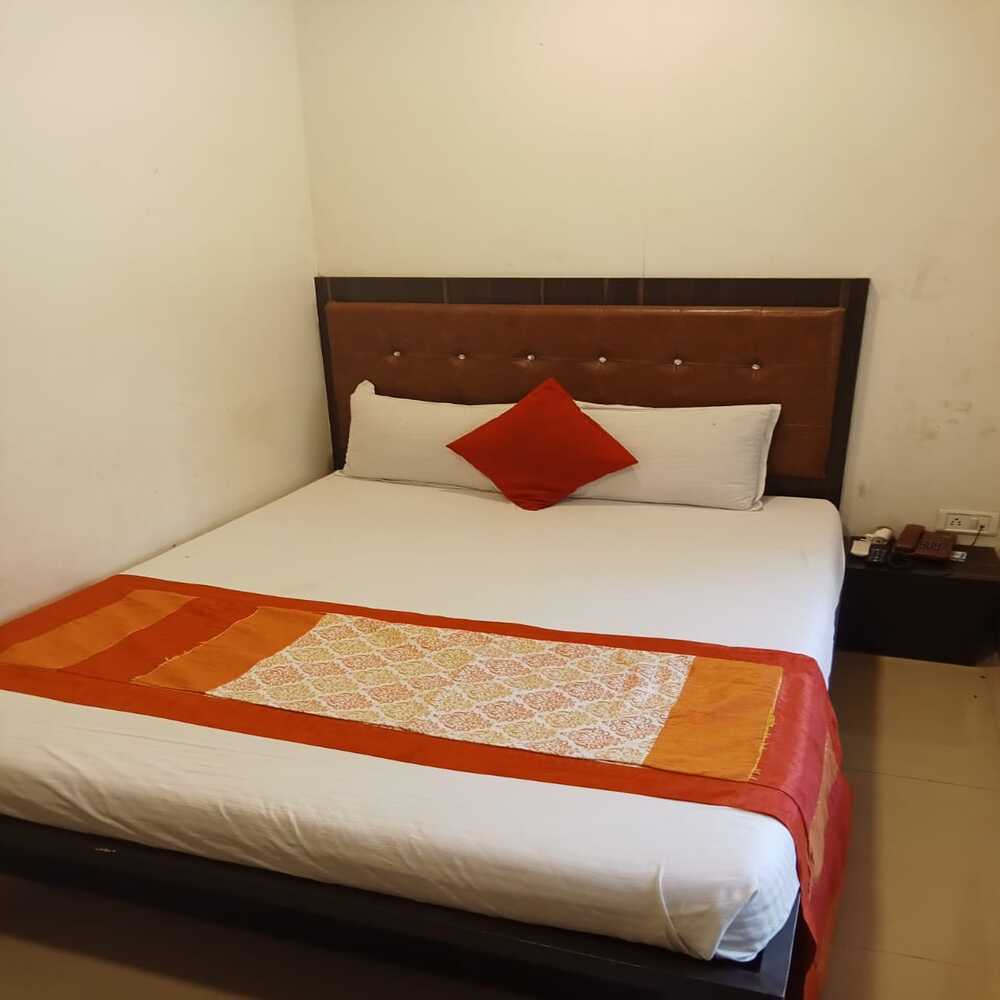 Hotel Borivali Executive - Tap to explore photos